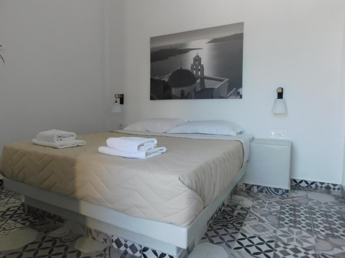 Fira Capital Rooms Fira (Santorini) Exterior photo