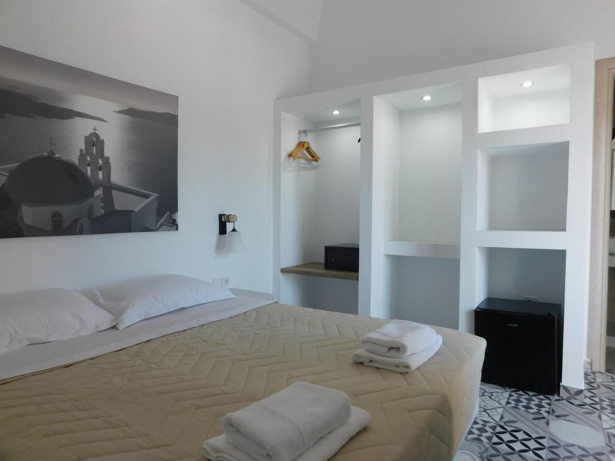 Fira Capital Rooms Fira (Santorini) Exterior photo