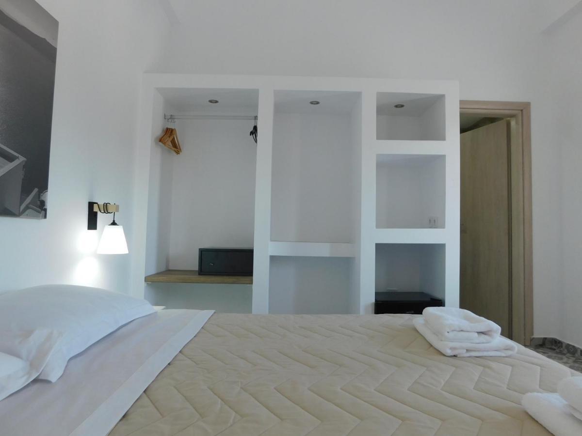 Fira Capital Rooms Fira (Santorini) Exterior photo